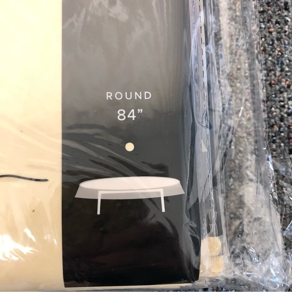 12-Pack Premium Plastic disposable Tablecloth 84in. Round Table Cover Ivory-NWT - Picture 6 of 8